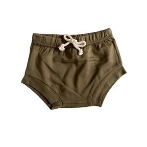12-18M - Organic cotton diaper shorts.